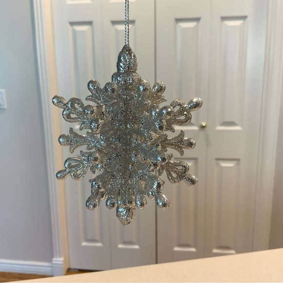 Silver glitter snowflake ornaments Christmas - Picture 4 of 4